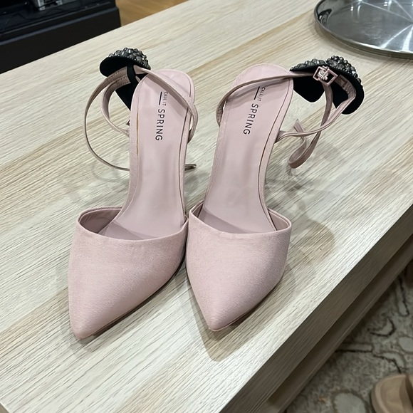 Pink pointed heels. Call it Spring. Size 6.5 - Picture 2 of 2